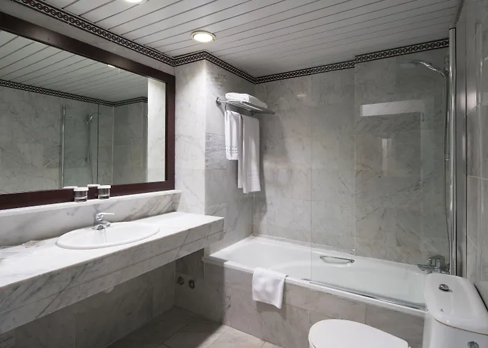 Catalonia Oro Negro 3*