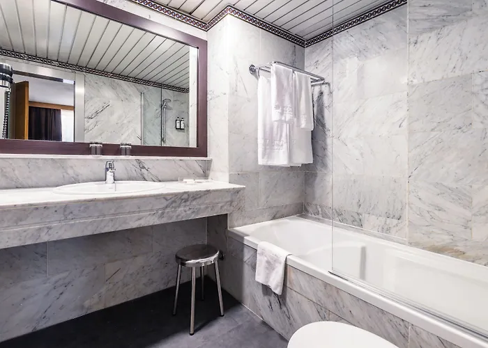 Catalonia Oro Negro Hotel 3*